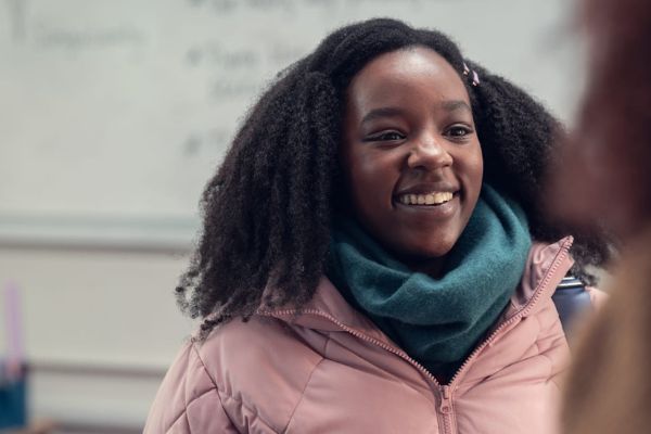 Imagem da personagem Tara Jones, de Heartstopper