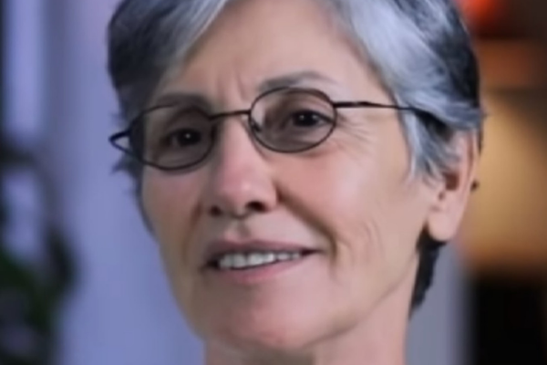 Imagem da atriz Cássia Kis