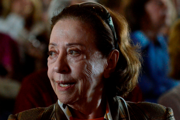Imagem da atriz Fernanda Montenegro durante cena