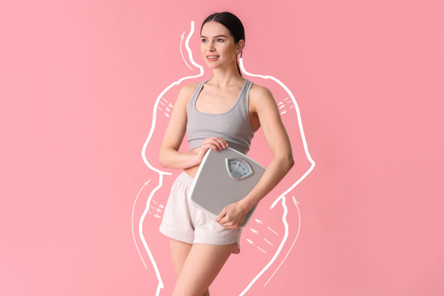 Mulher magra segurando uma balança