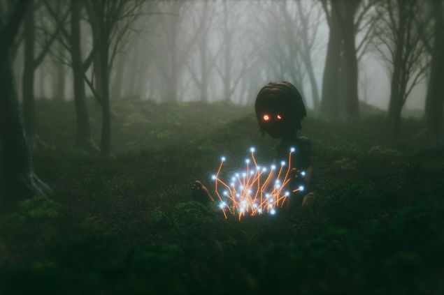 Imagem de uma criança no meio de uma floresta segurando um feixe de luz, simbolizando o exu mirim.