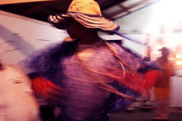 Imagem da Pombagira em um ritual na Quimbanda