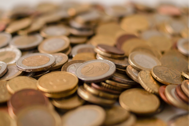 Várias moedas juntas