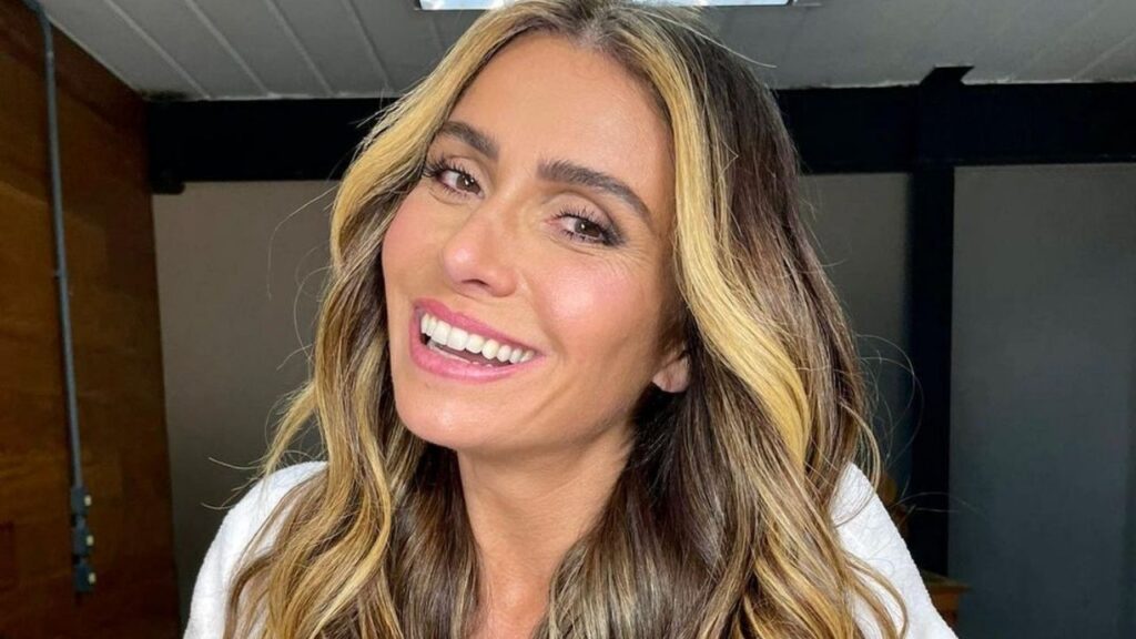 Giovanna Antonelli sorrindo