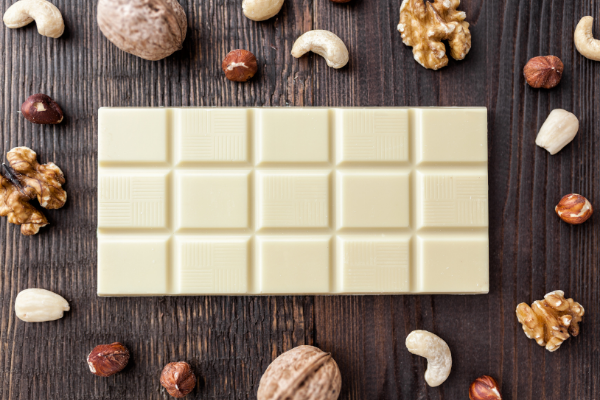 Barra de chocolate em uma mesa