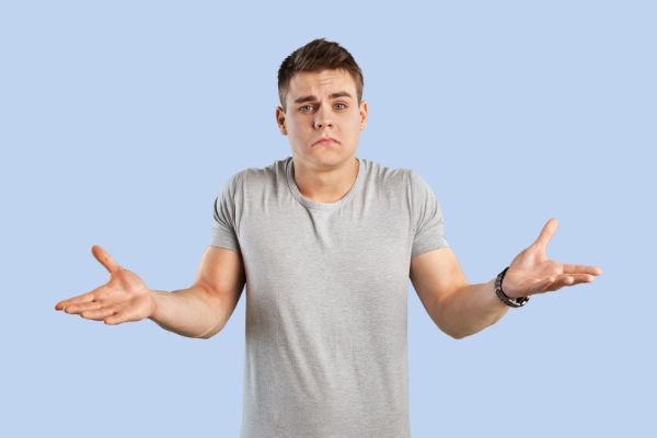 Homem com expressão questionadora