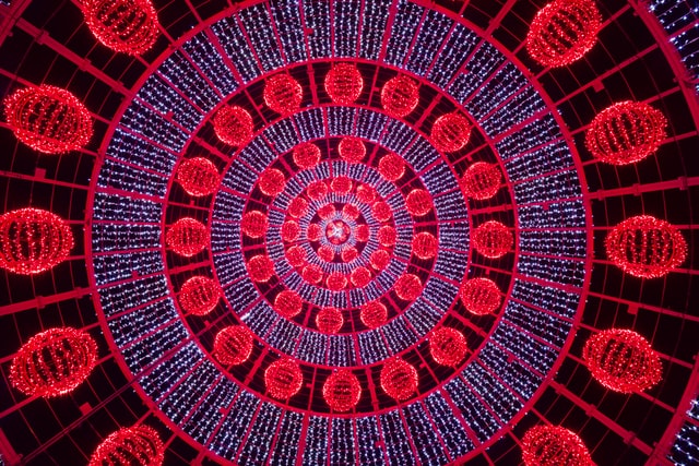 Mandala rosa, magenta e azul.