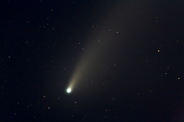 Cometa branco.